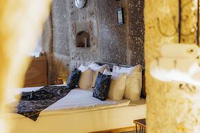 Sah Saray Cave Suites Halal Hotel