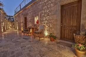 Sah Saray Cave Suites Halal Hotel