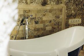 Sah Saray Cave Suites Halal Hotel