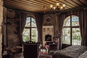 Sah Saray Cave Suites Halal Hotel