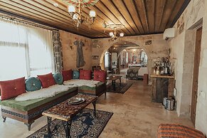 Sah Saray Cave Suites Halal Hotel