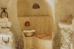 Sah Saray Cave Suites Halal Hotel