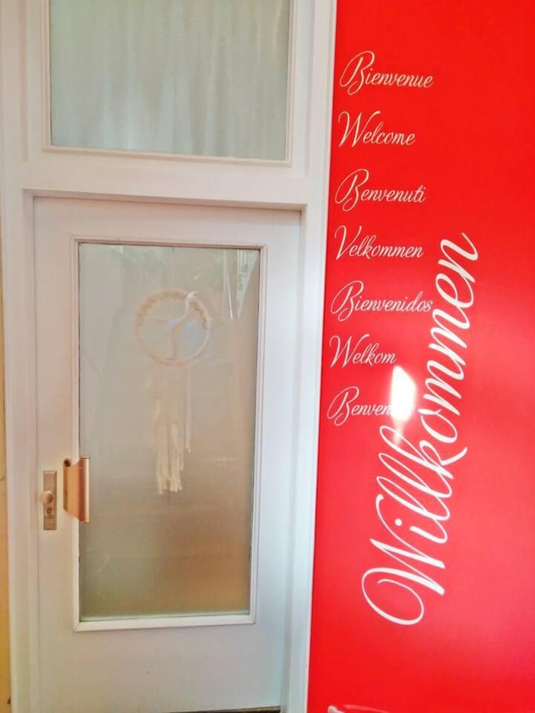 2bed Old Town Apt Sleeps 6 - Rooftop Terrace, Wifi