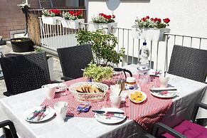 2bed Old Town Apt Sleeps 6 - Rooftop Terrace, Wifi