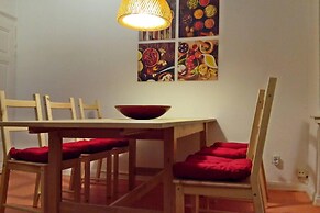 2bed Old Town Apt Sleeps 6 - Rooftop Terrace, Wifi