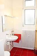 2bed Old Town Apt Sleeps 6 - Rooftop Terrace, Wifi