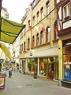 2bed Old Town Apt Sleeps 6 - Rooftop Terrace, Wifi