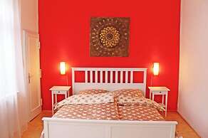 2bed Old Town Apt Sleeps 6 - Rooftop Terrace, Wifi