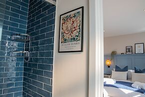 Bridgeside Rooms