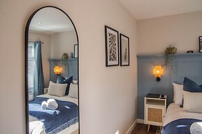 Bridgeside Rooms