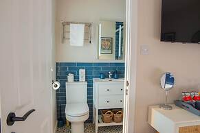 Bridgeside Rooms