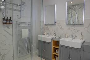 Bridgeside Rooms