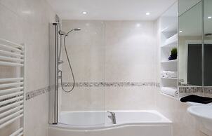 Fitzrovia apartments by DMONTRIO