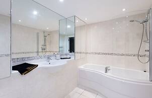 Fitzrovia apartments by DMONTRIO