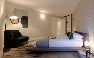 Fitzrovia apartments by DMONTRIO