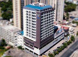 AURA SUITES