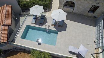 Lilium Stone Villa