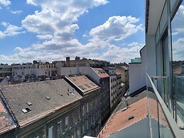 EST Grand Hotel Savoy