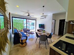 Bahay By Riviera Rentals