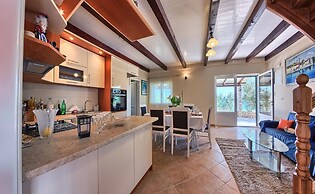 Beachfront Luxury Villa w. Pool & Large Garden