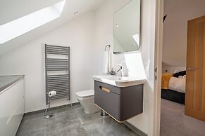 Pendle View Sleeps 8 With Hot Tub