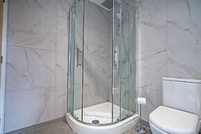 Pendle View Sleeps 8 With Hot Tub