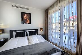 Alibi Apartments
