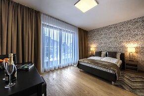 Alibi Apartments
