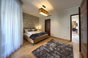 Alibi Apartments