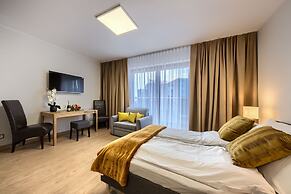 Alibi Apartments