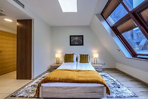 Alibi Apartments