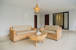 Atsuka Hill View 8BR Vila with Private Heated Pool