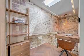 Split Palace Luxury Retreat