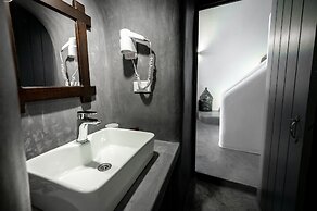Lotza Studios