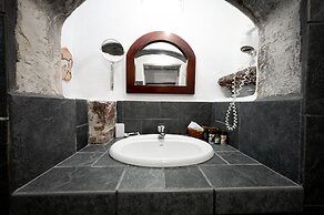 Lotza Studios