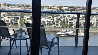 Pars Apartments Collins Wharf Docklands