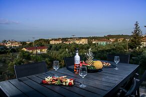Dionisos Luxury Suites