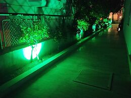 Ada Apart & Hotel
