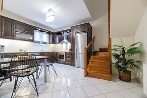 Diogenis House
