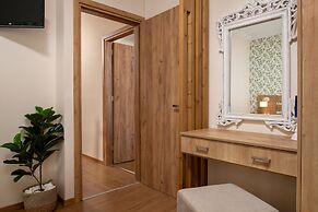 Diogenis House