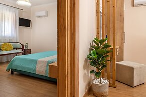 Diogenis House