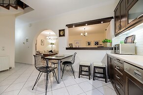 Diogenis House