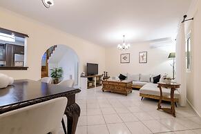 Diogenis House