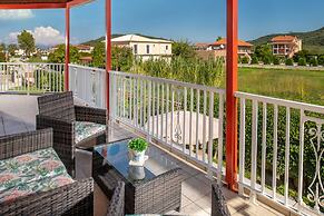 Diogenis House