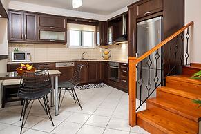 Diogenis House
