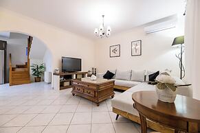 Diogenis House