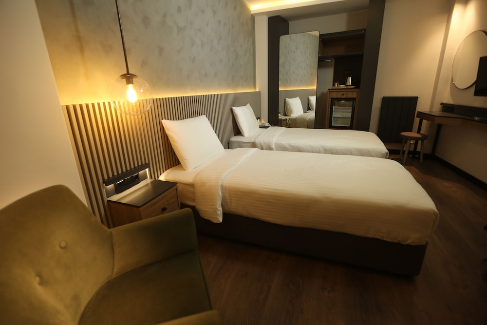 Moja City Hotel