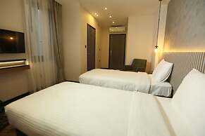 Moja City Hotel