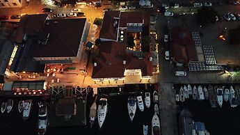 Gumruk Otel Urla