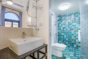 Dory Hostel